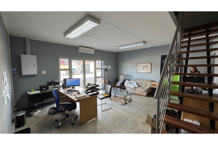 To Let commercial Property for Rent in Greenbushes Eastern Cape